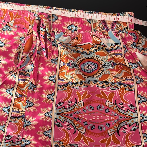 NWOT- (133)-  Paisley 💖 Print Open Front Kimono &
Shorts Set Without Tube Top🌸 - Picture 5 of 5